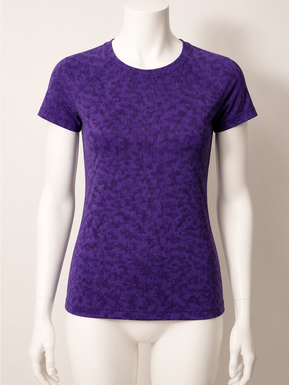 Athleta Purple Short Sleeve Crew Neck Tee with Subtle Dot Pattern